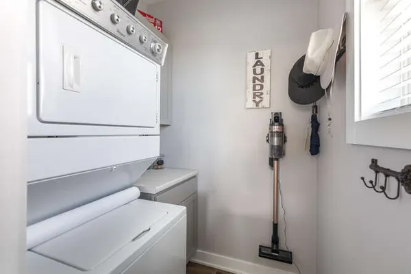 $529,000 | 12 Great Lp W Drive, Ottawa, IL 61350