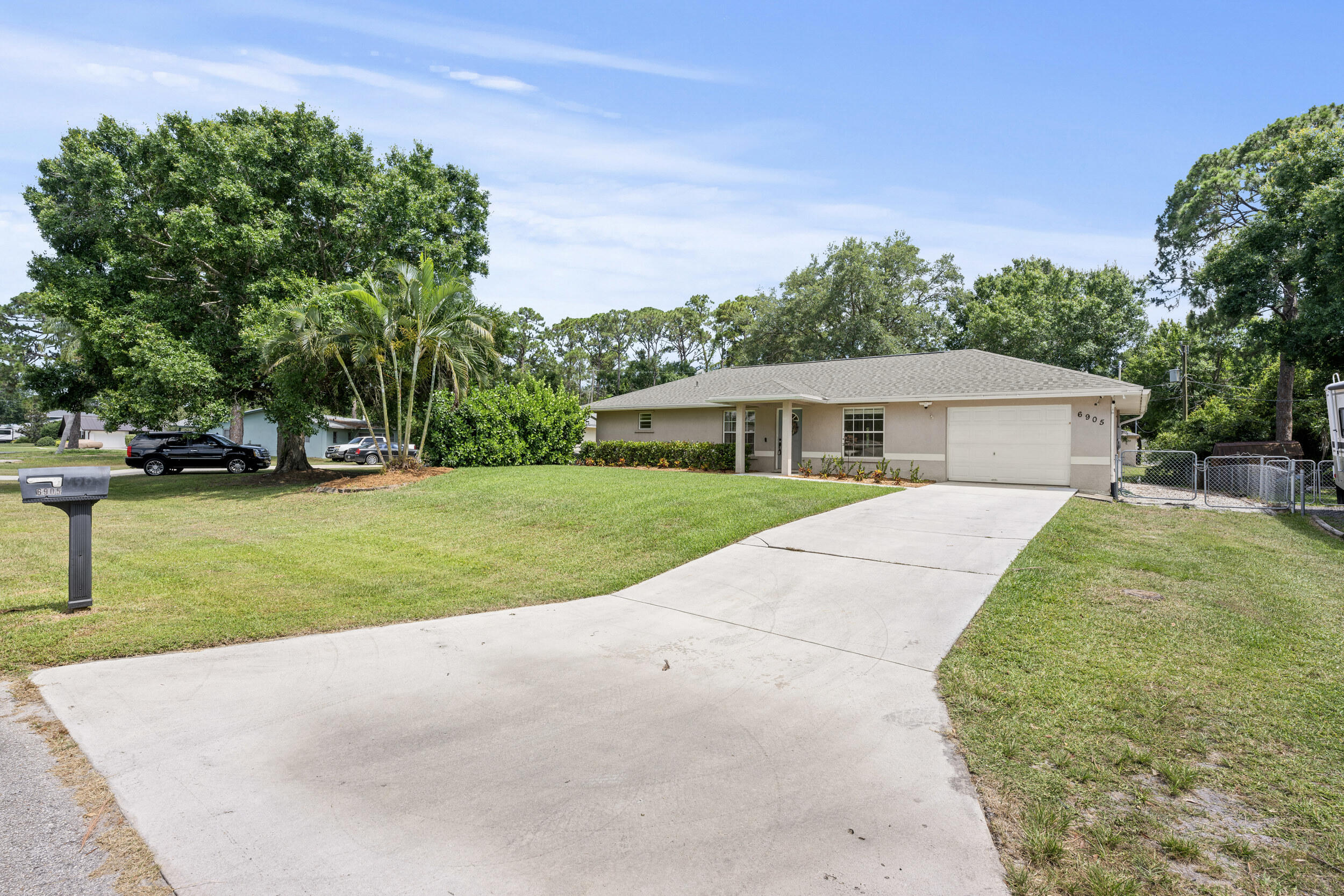 6905 Bayard Road Fort Pierce, FL 34951 - Photo 3 of 30 _jjl8892