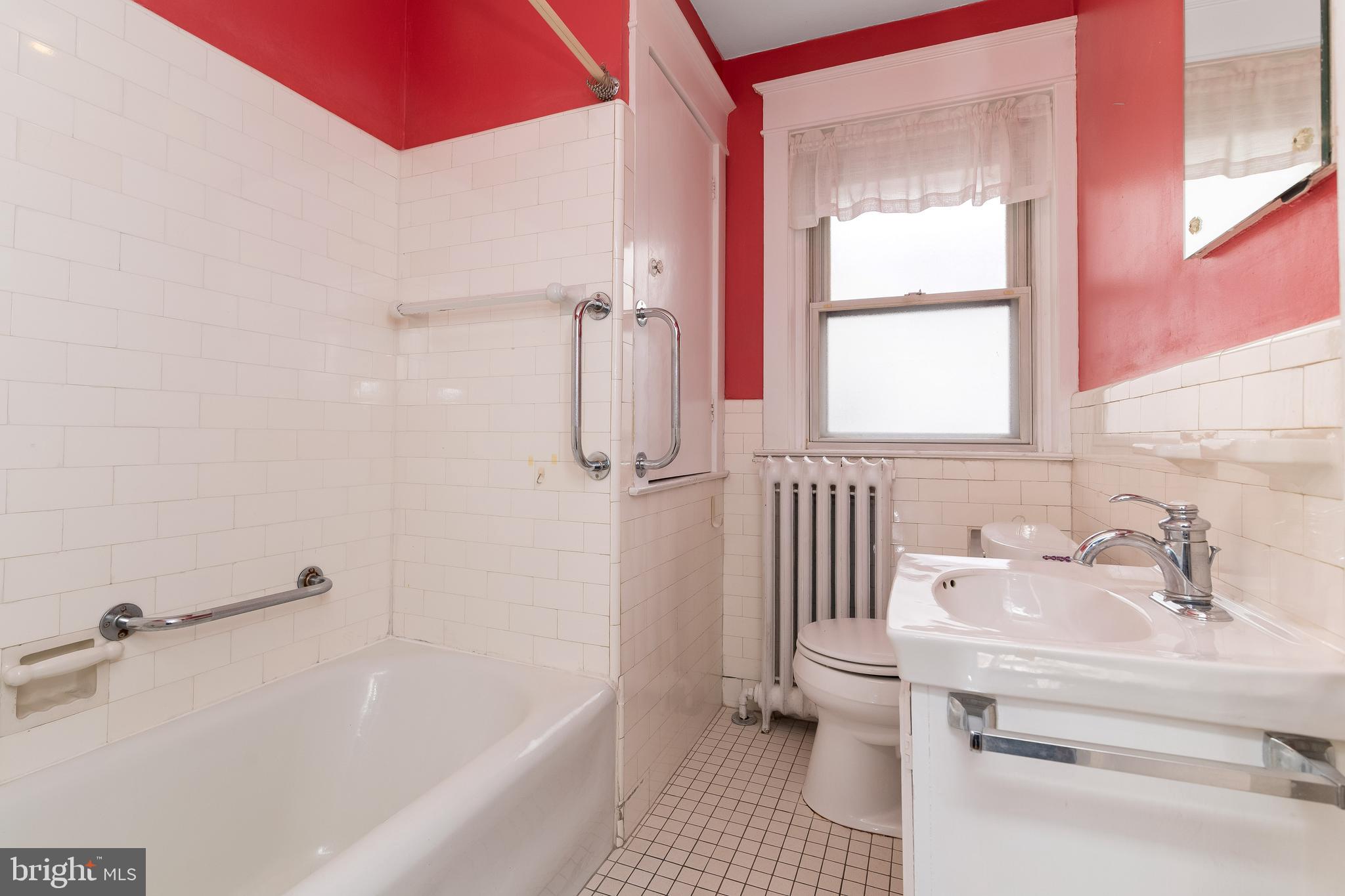 150 Hart Lane Springfield, PA 19064 - Photo 32 of 49 a bathroom with a sink a toilet and a bathtub