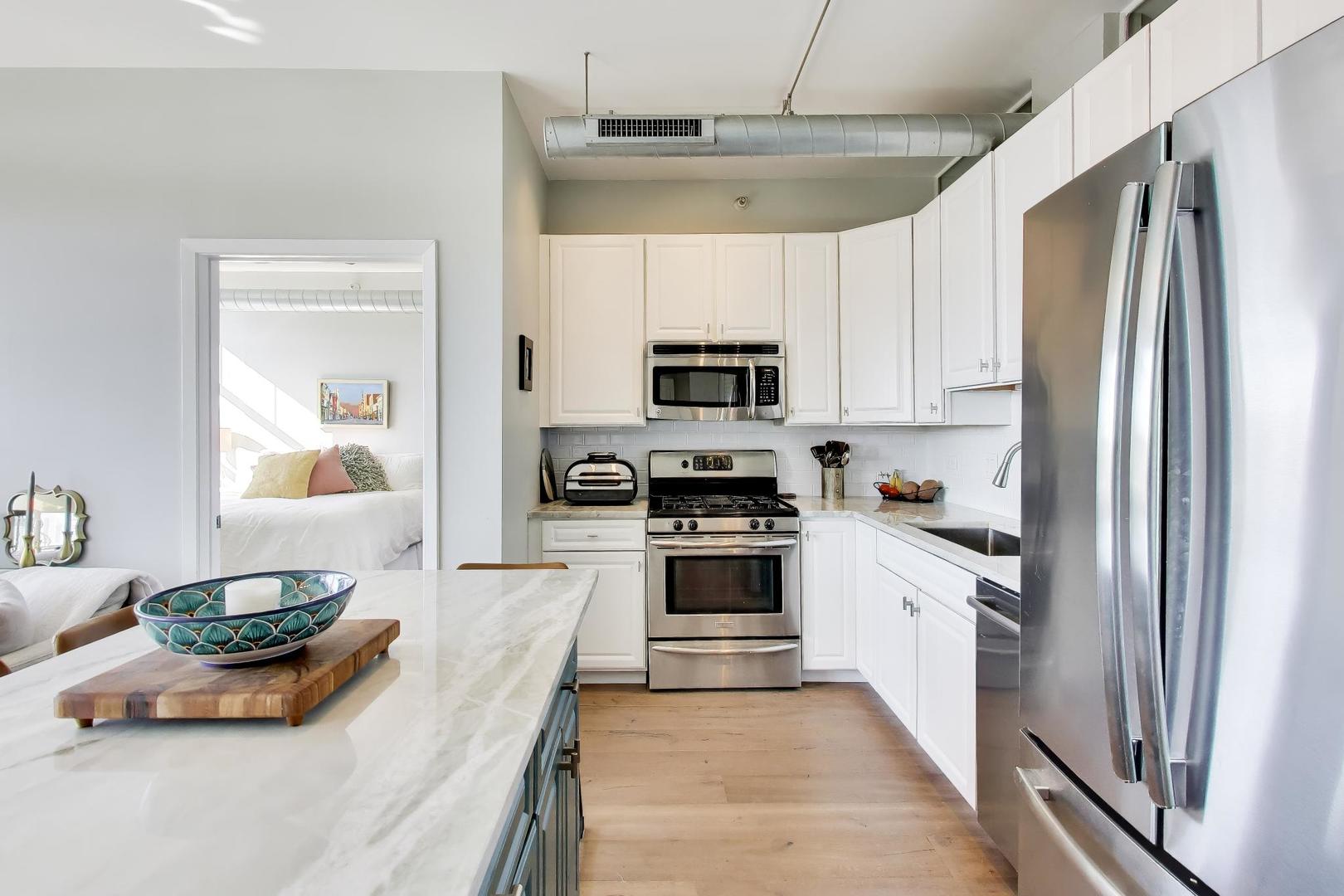 1200 West Monroe Street, Unit 612 Chicago, IL 60607 - Photo 11 of 31