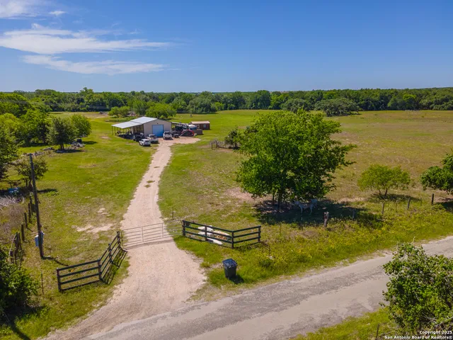 $474,990 | 3575 Baker Road, Kingsbury, TX 78638