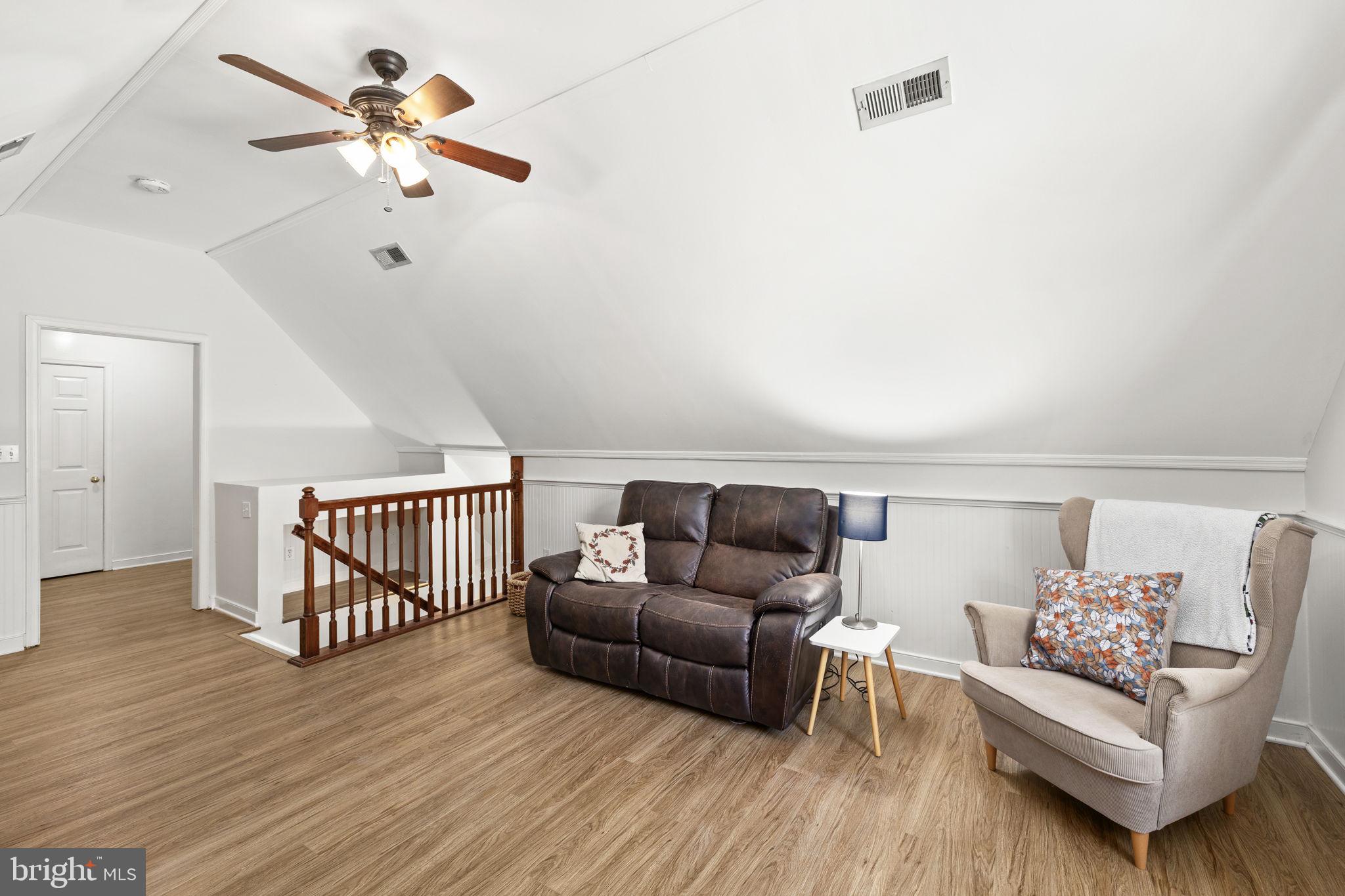 135 Old Cropps Mill Road Fredericksburg, VA 22406 - Photo 34 of 47 a living room with furniture