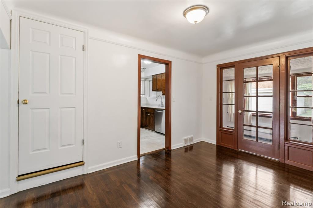 23226 Edward Street Dearborn, MI 48128 - Photo 7 of 14 Gallery Image 7