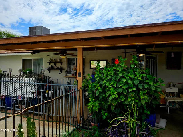 $409,900 | 2142 West Kerry Lane, Phoenix, AZ 85027