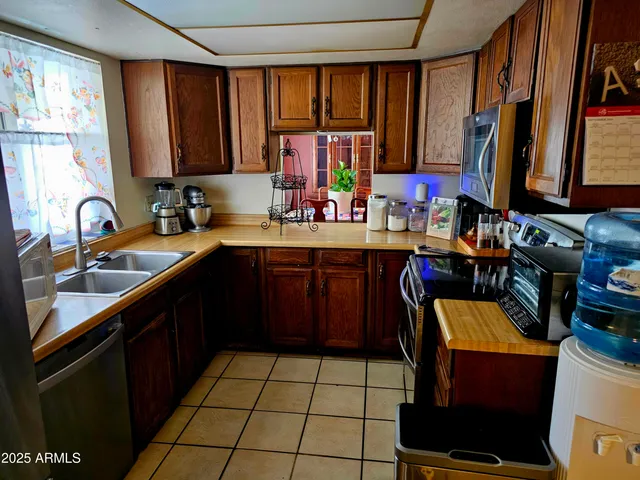 $409,900 | 2142 West Kerry Lane, Phoenix, AZ 85027