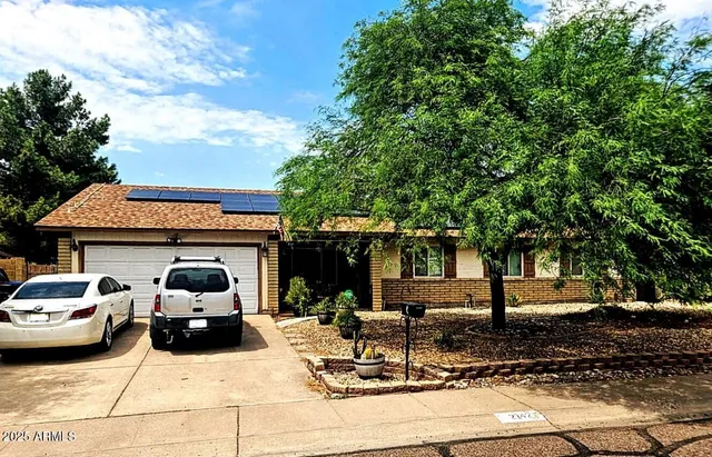 $409,900 | 2142 West Kerry Lane, Phoenix, AZ 85027