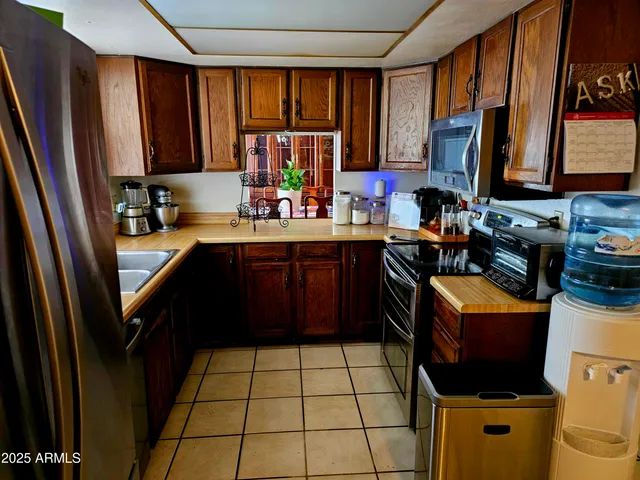 $409,900 | 2142 West Kerry Lane, Phoenix, AZ 85027