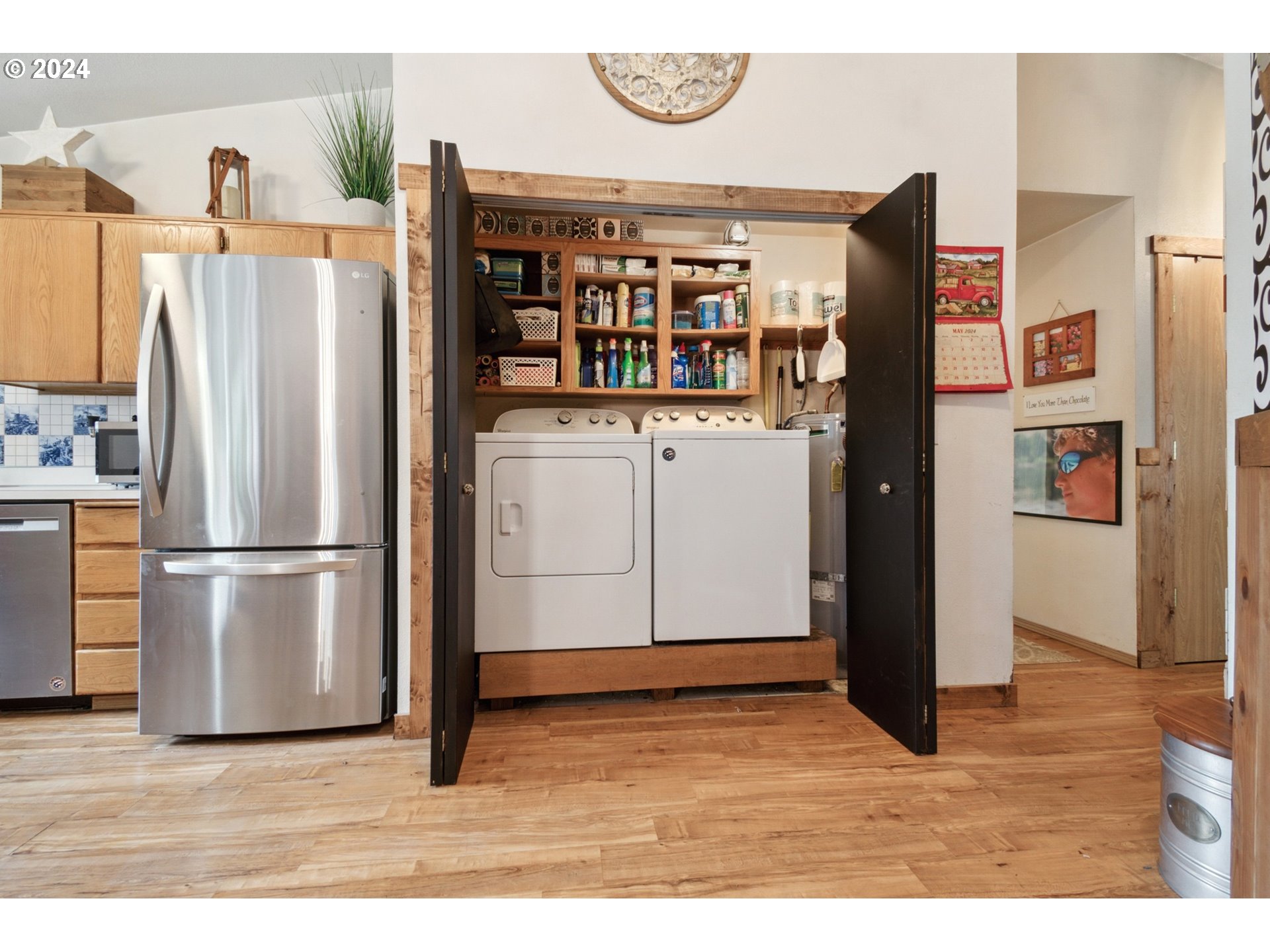 890 1st Falls View Road Stevenson, WA 98648 - Photo 20 of 43 a kitchen with stainless steel appliances a refrigerator and a stove