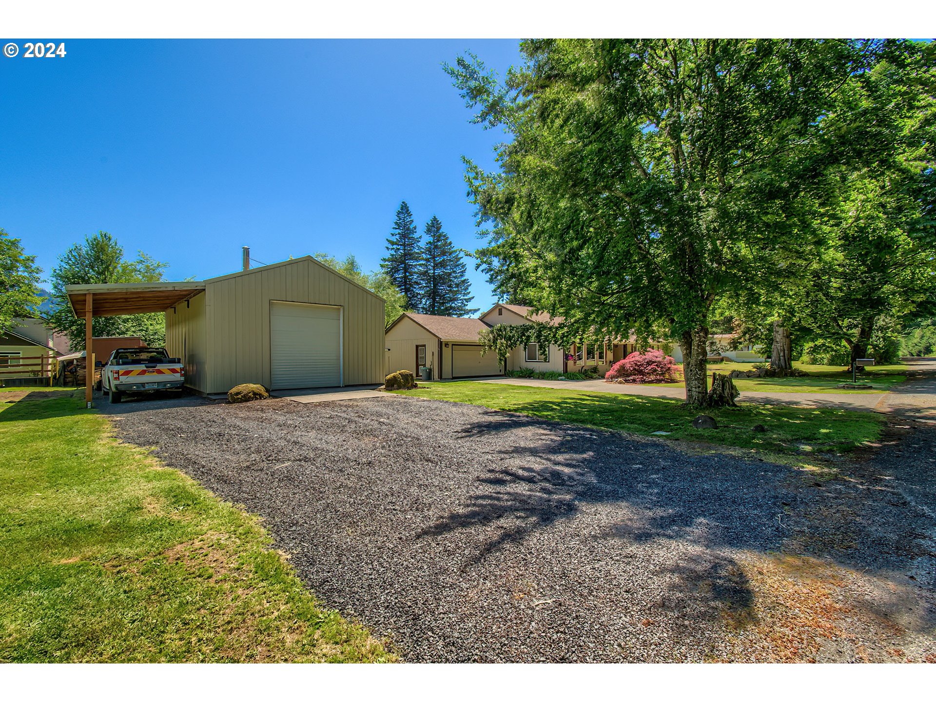 890 1st Falls View Road Stevenson, WA 98648 - Photo 7 of 43 a view of a house with a yard