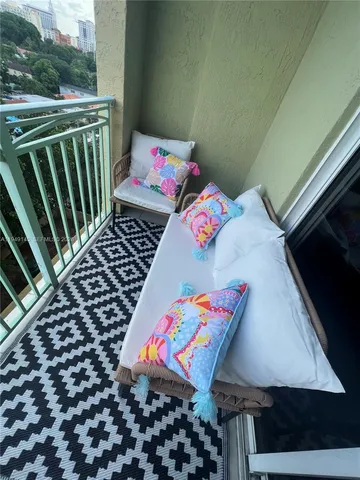 $2,200 | 3500 Coral Way, Unit 803, Miami, FL 33145