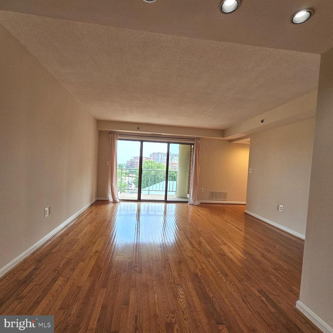 505 East Braddock Road, Unit 608 Alexandria, VA 22314 - Photo 19 of 35