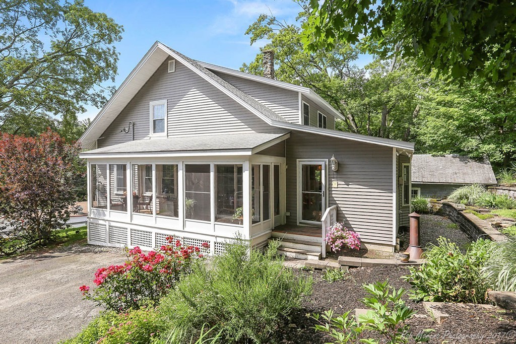 12 Whittier Road Haverhill, MA 01830 - Photo 2 of 27 Gallery Image 2