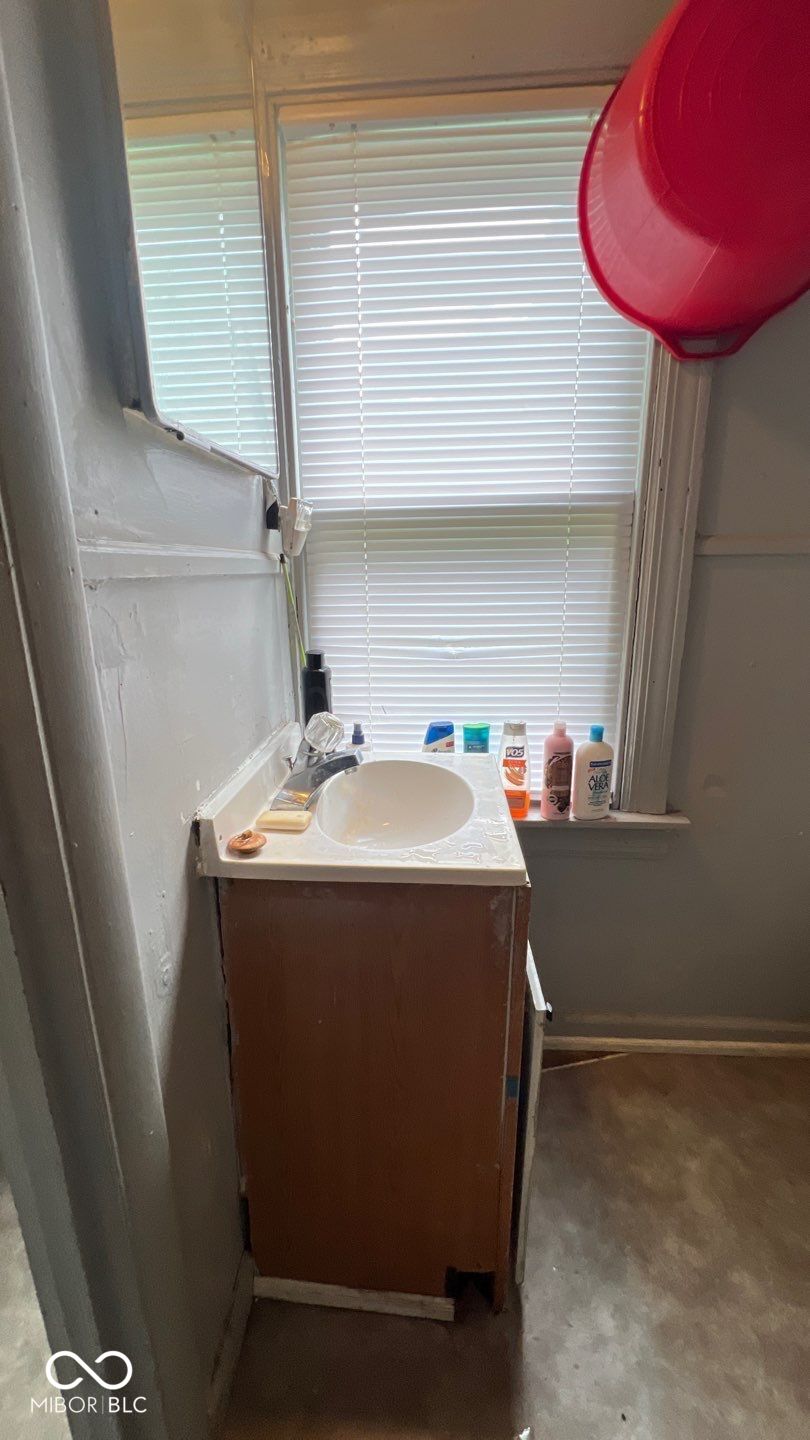 3614 East Washington Street Indianapolis, IN 46201 - Photo 11 of 32