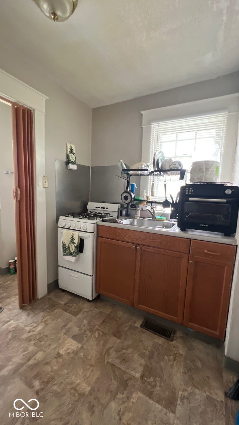 3614 East Washington Street Indianapolis, IN 46201 - Photo 17 of 32