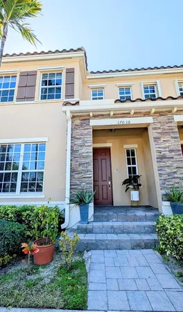 $525,000 | 17038 Southwest 95th Terrace, Miami, FL 33196
