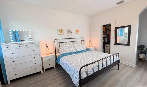 $525,000 | 17038 Southwest 95th Terrace, Miami, FL 33196