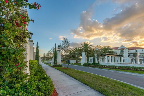 $525,000 | 17038 Southwest 95th Terrace, Miami, FL 33196