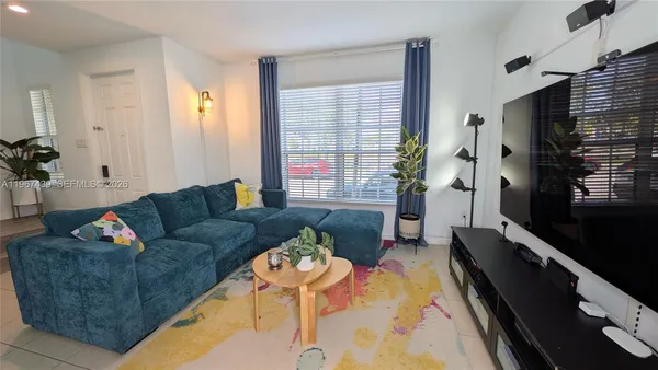 $525,000 | 17038 Southwest 95th Terrace, Miami, FL 33196