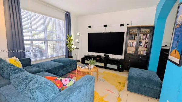 $525,000 | 17038 Southwest 95th Terrace, Miami, FL 33196