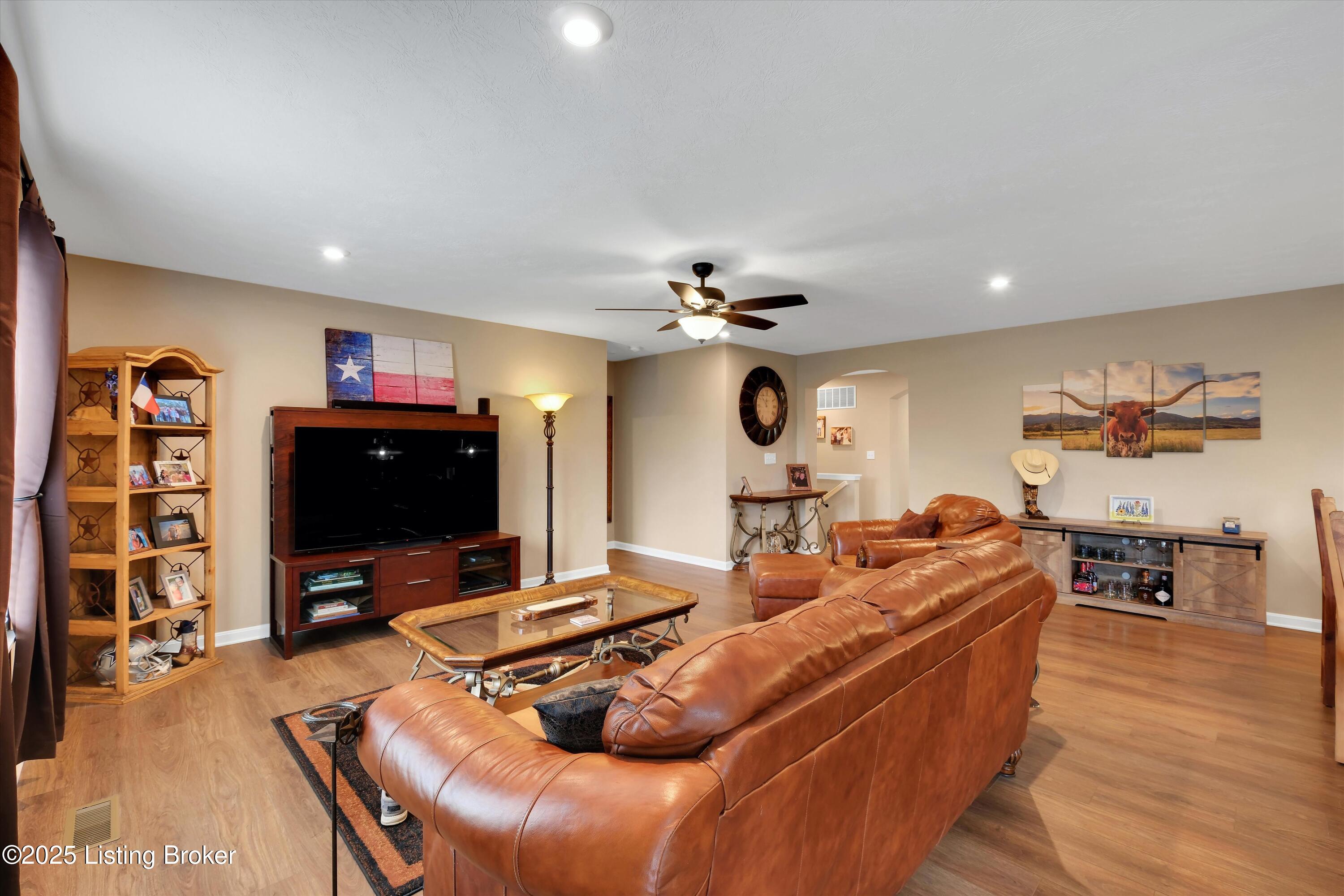 159 Blue Ridge Circle Mount Washington, KY 40047 - Photo 2 of 38 Recessed lighting