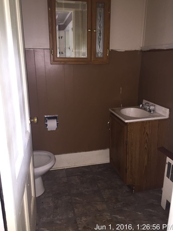 559 Turnpike Road New Ipswich, NH 03071 - Photo 7 of 22 a bathroom with a sink and a toilet