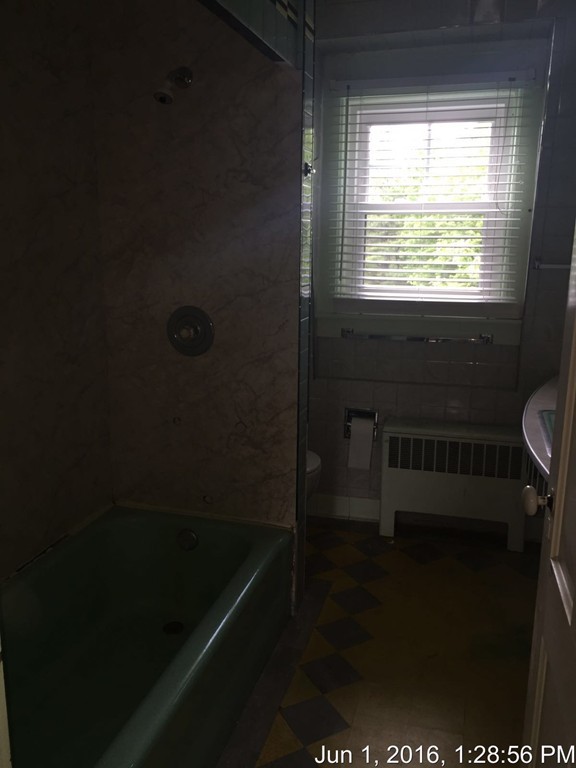 559 Turnpike Road New Ipswich, NH 03071 - Photo 8 of 22 a bathroom with a window