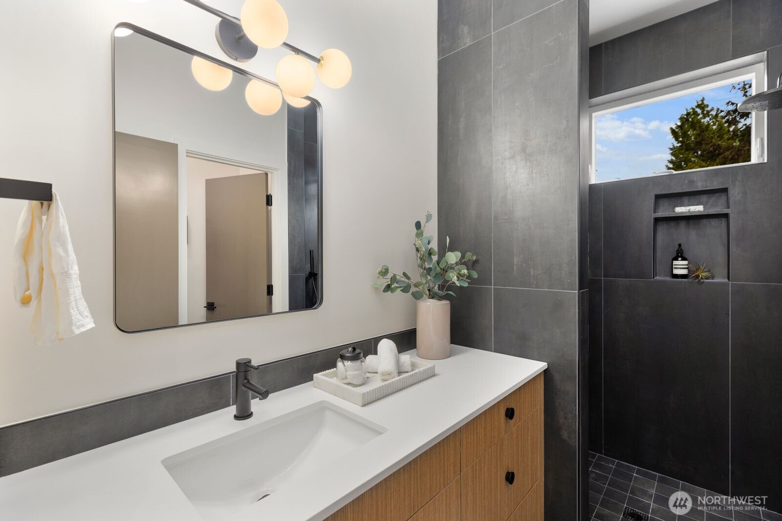 3307 South Hanford Street Seattle, WA 98144 - Photo 14 of 23