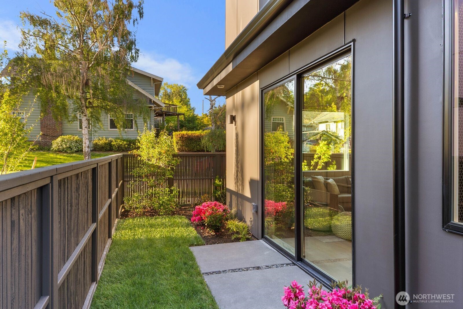 3307 South Hanford Street Seattle, WA 98144 - Photo 19 of 23