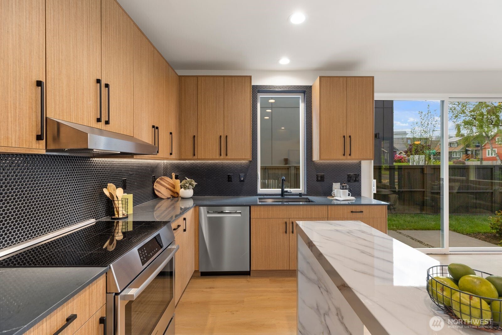 3307 South Hanford Street Seattle, WA 98144 - Photo 7 of 23