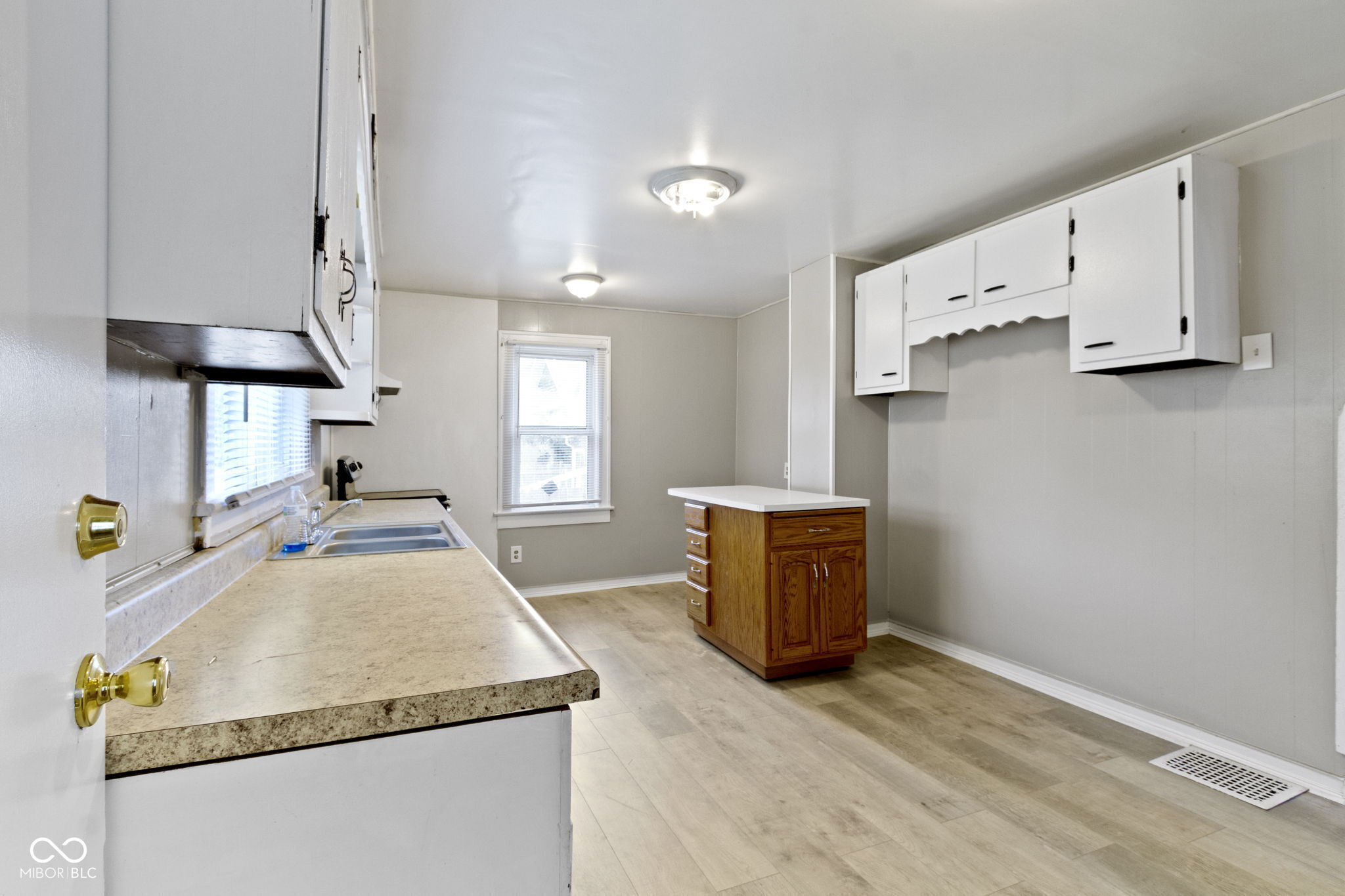 1021 West 37th Street Indianapolis, IN 46208 - Photo 31 of 54