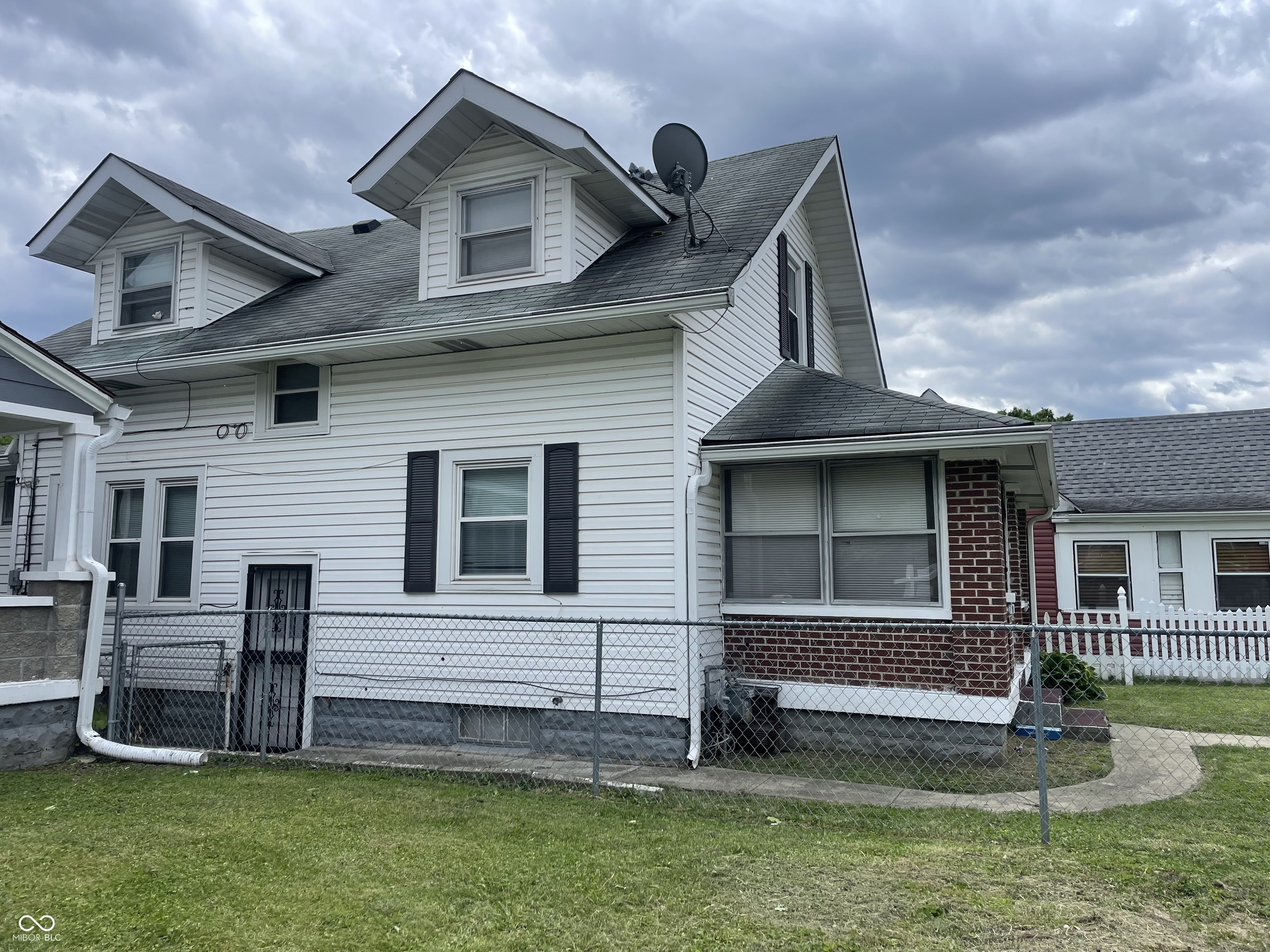 1021 West 37th Street Indianapolis, IN 46208 - Photo 9 of 54