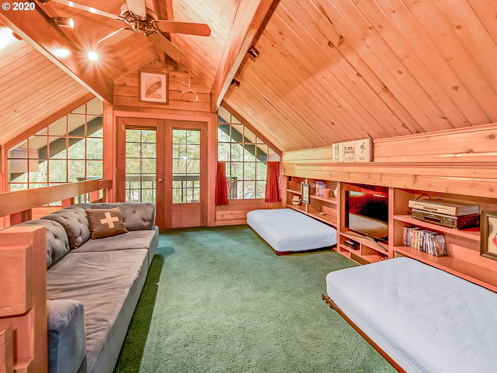 21210 East Crater Court Rhododendron, OR 97049 - Photo 19 of 32