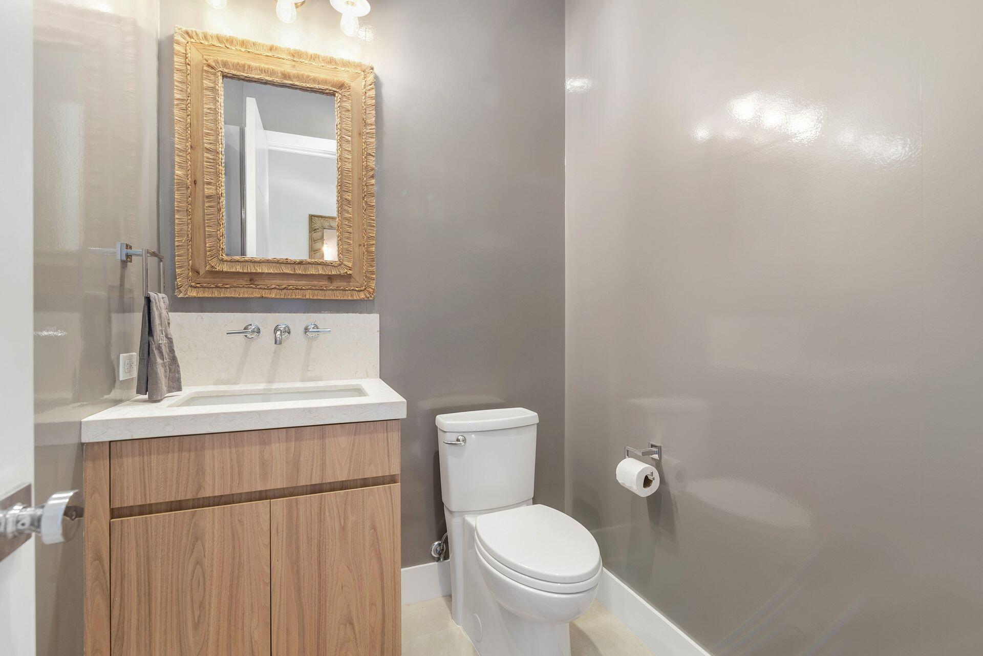 237 De Sota Road West Palm Beach, FL 33405 - Photo 18 of 49 Powder Room