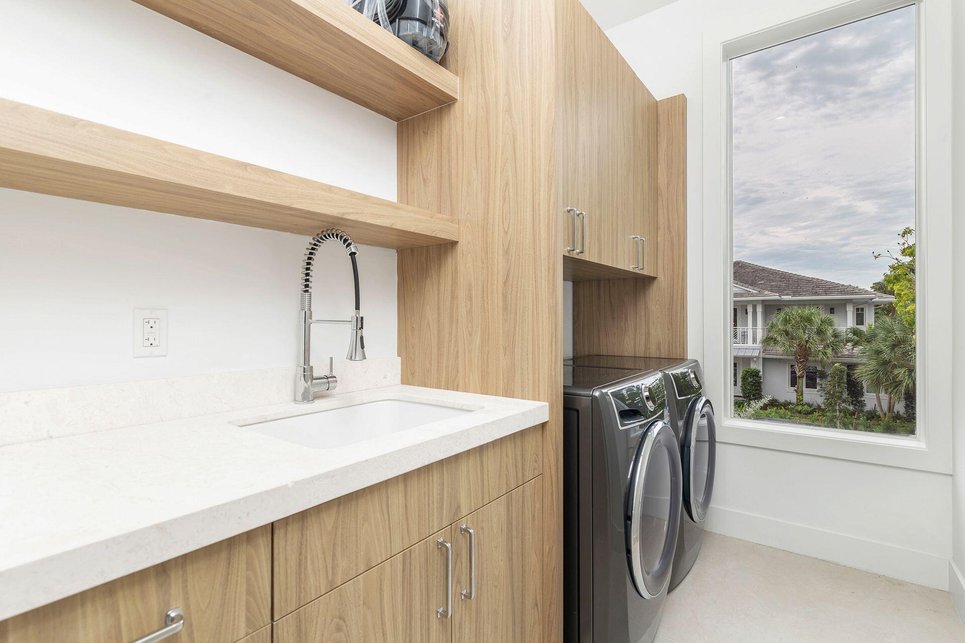 237 De Sota Road West Palm Beach, FL 33405 - Photo 39 of 49 Laundry Room