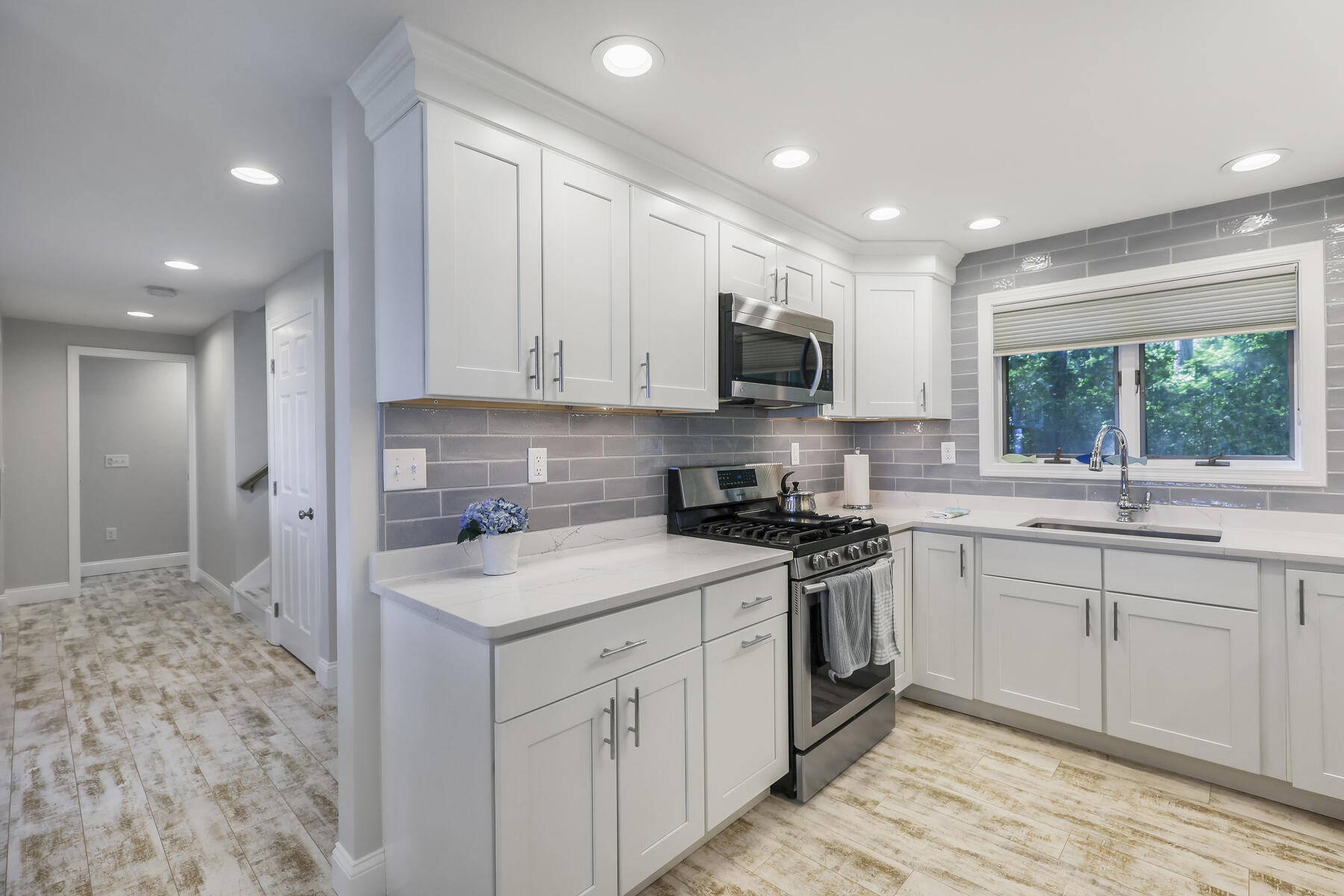 613 South Orleans Road Orleans, MA 02653 - Photo 19 of 40 Light, Bright Kitchen