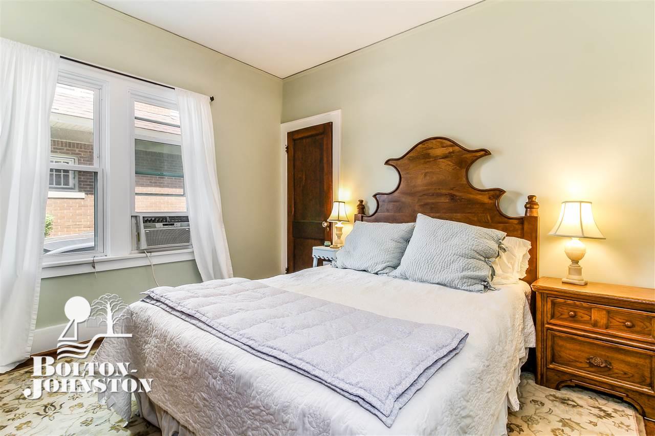 1165 Nottingham Road Grosse Pointe Park, MI 48230 - Photo 12 of 37