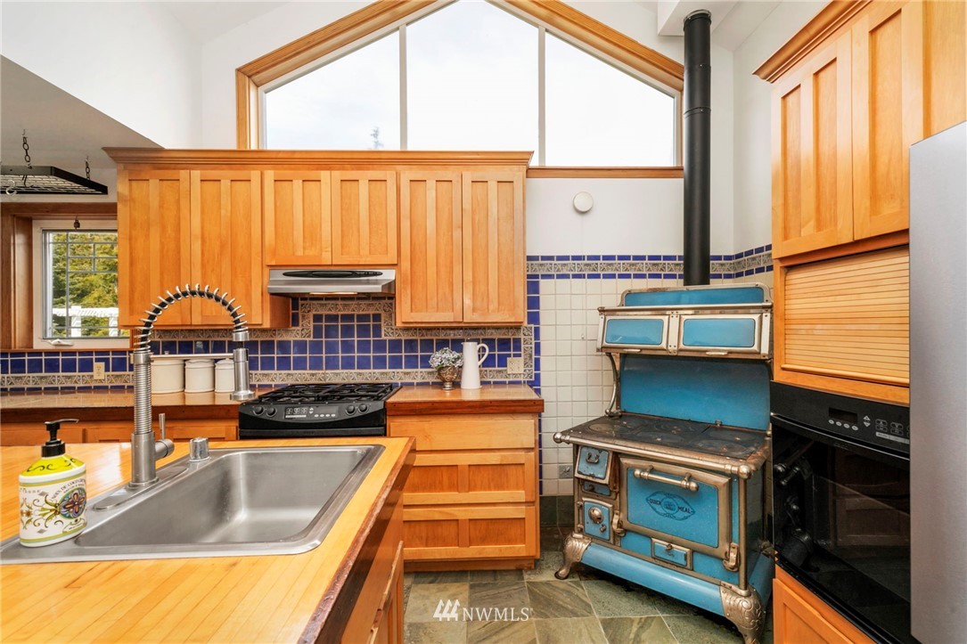 250 North Jacob Miller Road Port Townsend, WA 98368 - Photo 11 of 25 Gallery Image 11