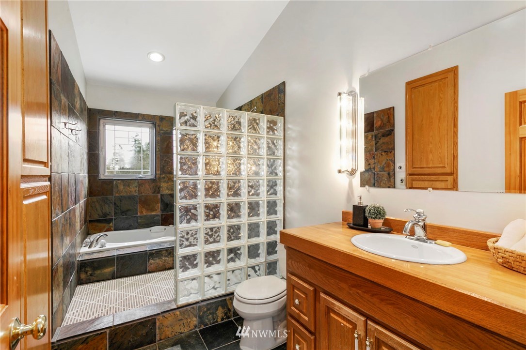 250 North Jacob Miller Road Port Townsend, WA 98368 - Photo 19 of 25 Gallery Image 19