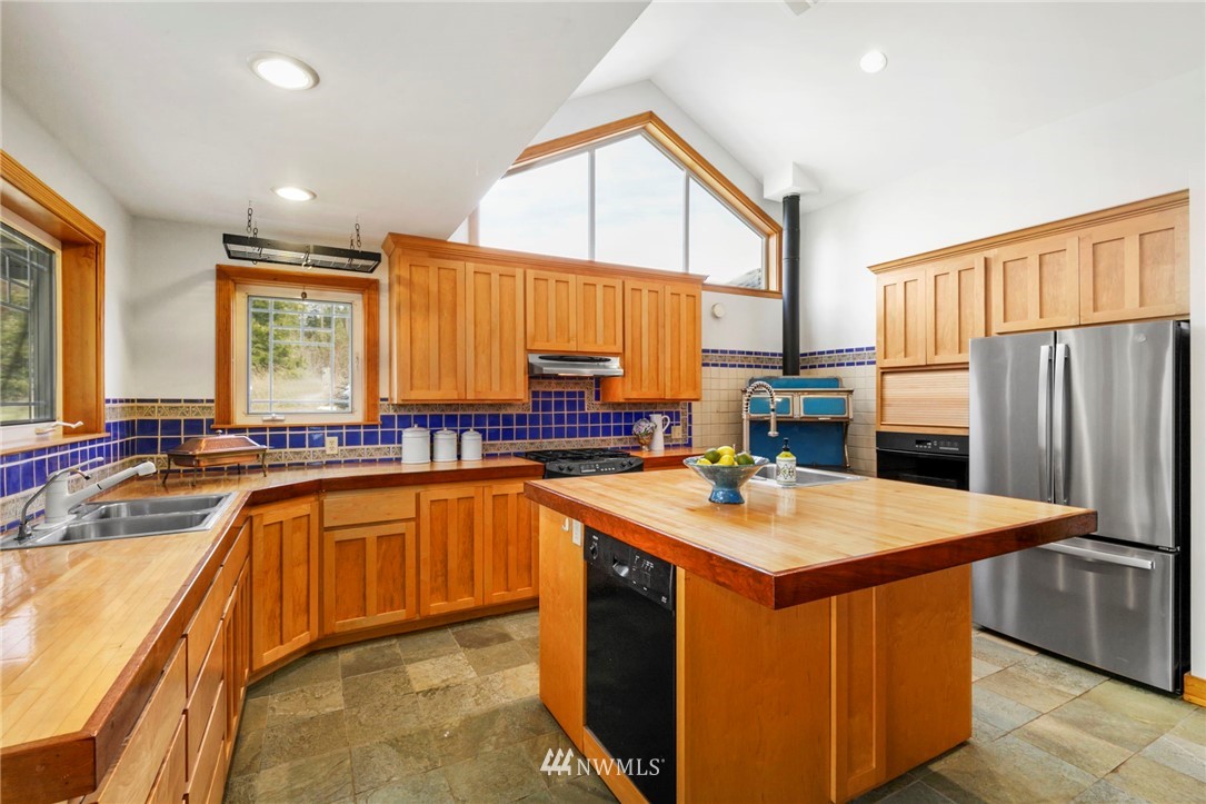 250 North Jacob Miller Road Port Townsend, WA 98368 - Photo 10 of 25 Gallery Image 10