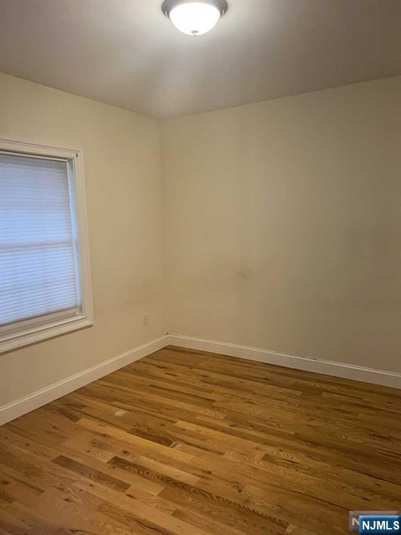 108 Marsellus Place Garfield, NJ 07026 - Photo 4 of 9