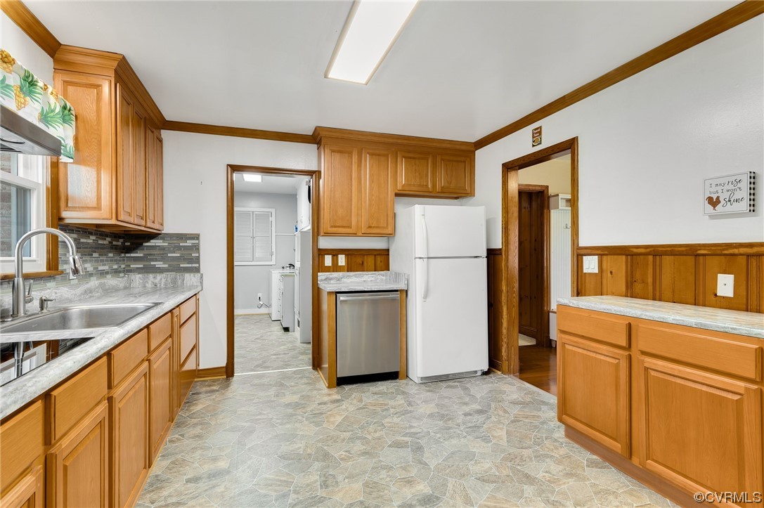 3111 Mountclair Road Chester, VA 23831 - Photo 16 of 42 a kitchen with a refrigerator sink and stove