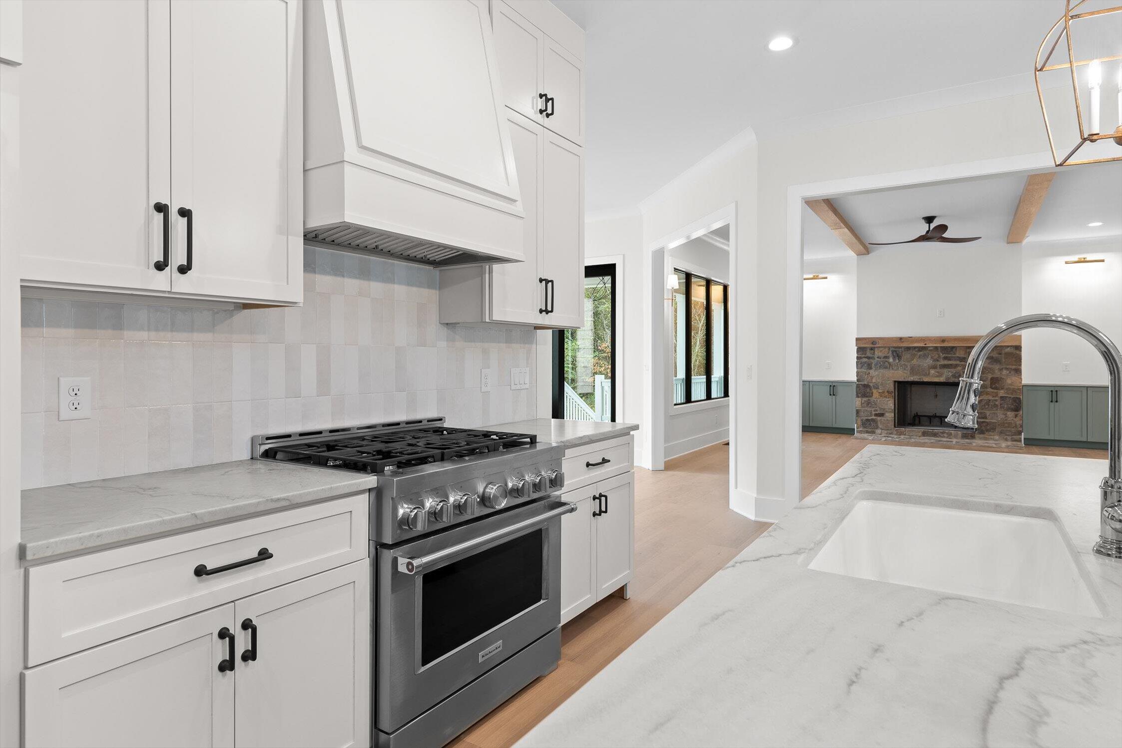 7558 Sawyer Road Signal Mountain, TN 37377 - Photo 4 of 51 06-Sawyer-5