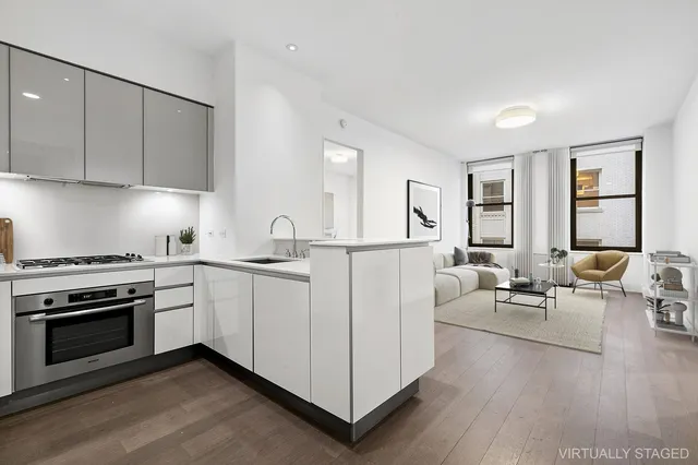 $1,520,000 | 25 Broad Street, Unit 19J | Financial District