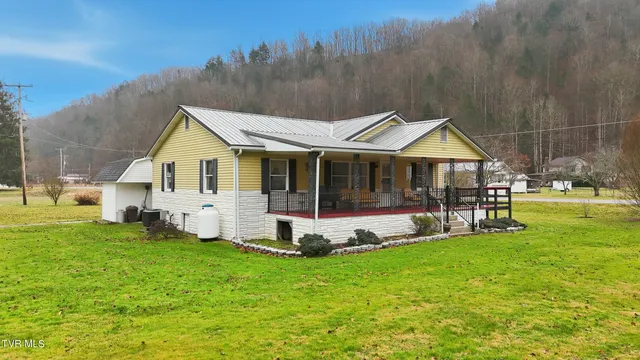 $179,999 | 11413 Lyons Fork, Coeburn, VA 24230
