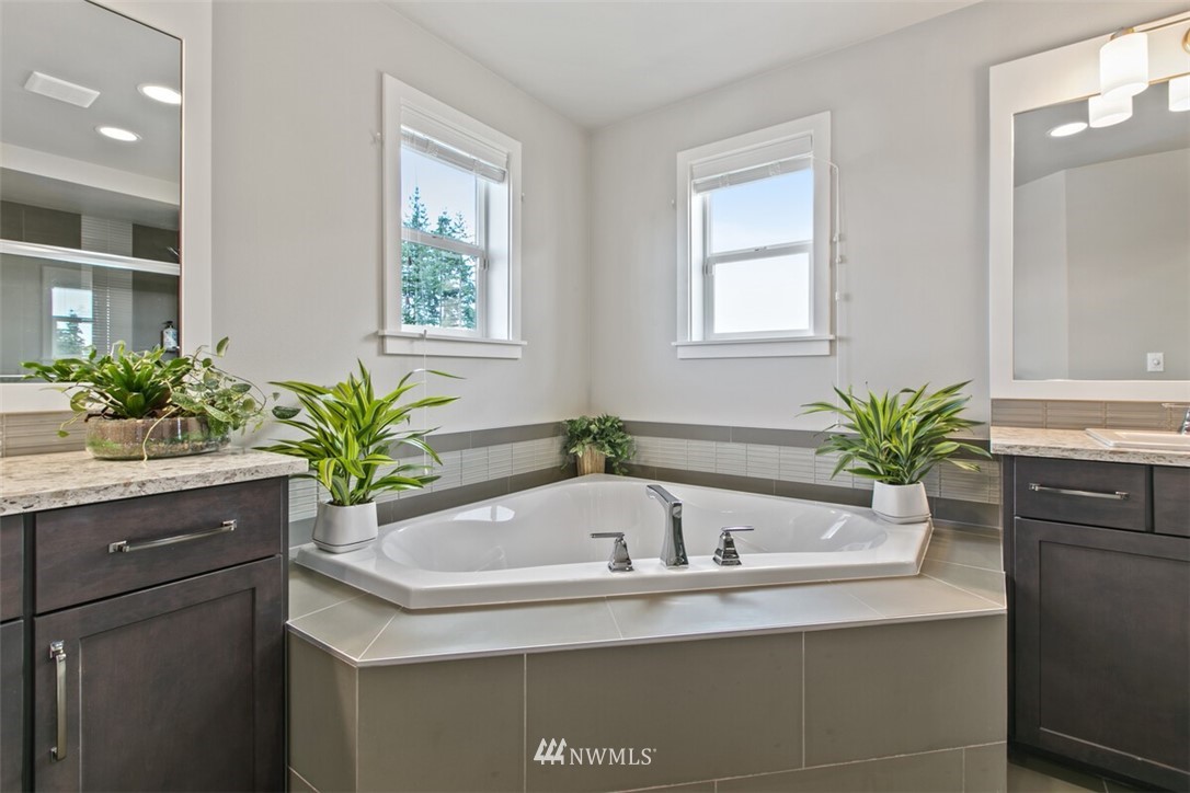 1418 184th Place Southeast Bothell, WA 98012 - Photo 31 of 35 Gallery Image 31