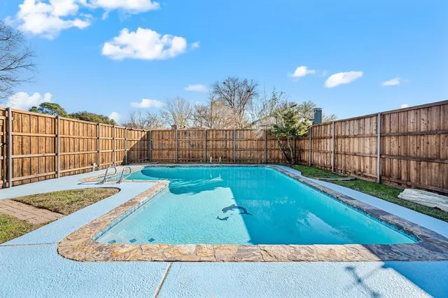 $348,500 | 4 Robins Nest Drive, Hickory Creek, TX 75065