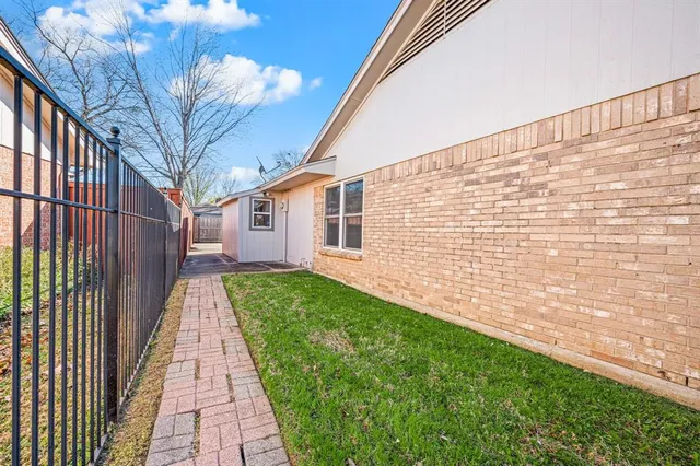 $348,500 | 4 Robins Nest Drive, Hickory Creek, TX 75065