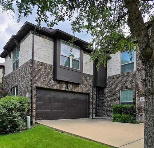 $325,000 | 5027 Italia Lane, Grand Prairie, TX 75052
