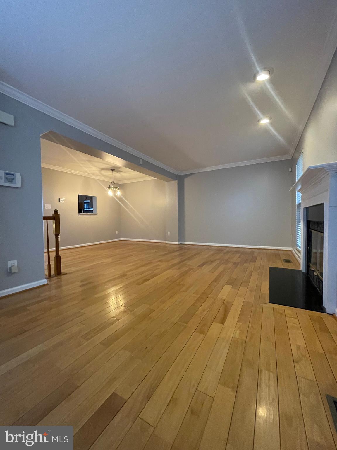 12846 Silvia Loop Woodbridge, VA 22192 - Photo 3 of 9