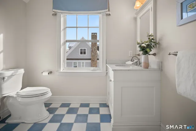 $3,850,000 | 324 Sunnieholme Drive, Fairfield, CT 06824